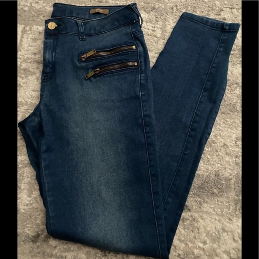 SALE 🌸Ming jeans straight leg skinny size 8